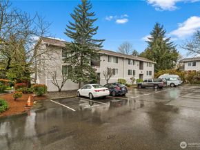 10110 NE 60th Street 104, Kirkland WA 98033