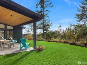 9661 NE Pine Street, Bainbridge Island WA 98110