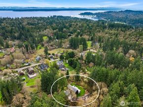 9661 NE Pine Street, Bainbridge Island WA 98110