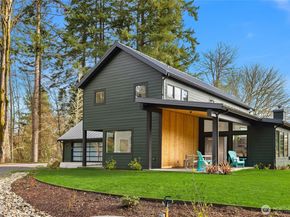 9661 NE Pine Street, Bainbridge Island WA 98110