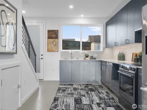 6608 Carleton Avenue S B, Seattle WA 98108