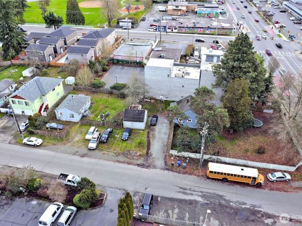 13502 Ambaum Boulevard SW, Burien WA 98146