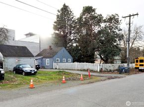 13502 Ambaum Boulevard SW, Burien WA 98146