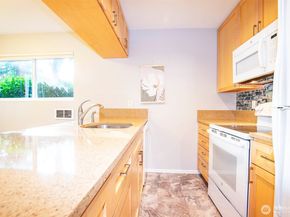 3041 127th Place SE G12, Bellevue WA 98005