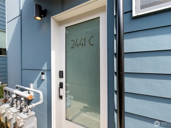 2441 NW 61st Street C, Seattle WA 98107