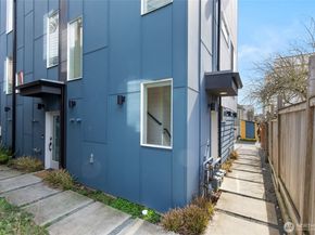 2441 NW 61st Street C, Seattle WA 98107