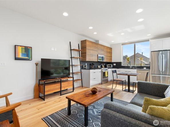 2441 NW 61st Street C, Seattle WA 98107