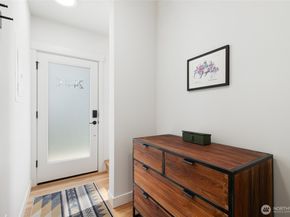2441 NW 61st Street C, Seattle WA 98107