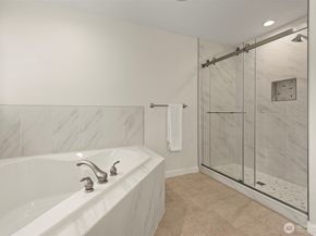 765 Vashon Avenue NE, Renton WA 98059