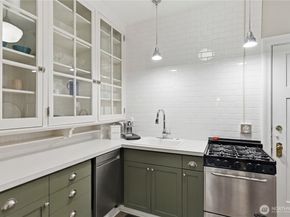 125 Warren Avenue N J, Seattle WA 98109