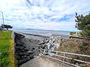 1156 Alki Avenue SW 201, Seattle WA 98116