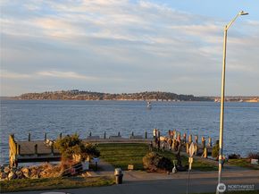 1156 Alki Avenue SW 201, Seattle WA 98116