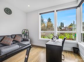 17323 Military Rd S, SeaTac WA 98188