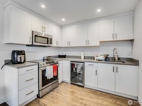 17323 Military Rd S, SeaTac WA 98188