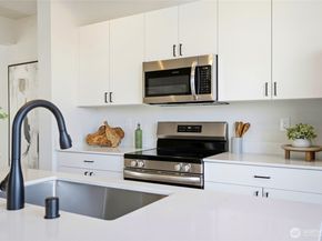 222 124th Street SW H3, Everett WA 98204