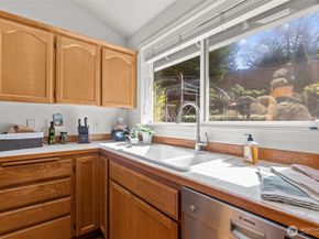 2414 Kennewick Place NE, Renton WA 98056