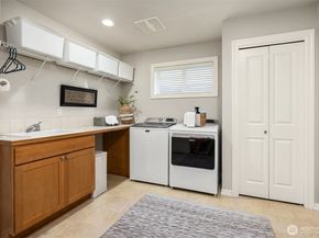 773 Summerhill Ridge Drive NW, Issaquah WA 98027