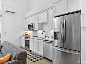 6320 41st Avenue SW B, Seattle WA 98136