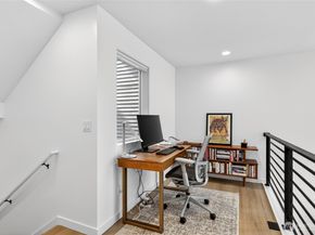 6320 41st Avenue SW B, Seattle WA 98136