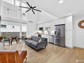 6320 41st Avenue SW B, Seattle WA 98136