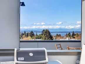 6320 41st Avenue SW B, Seattle WA 98136