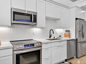 6320 41st Avenue SW B, Seattle WA 98136
