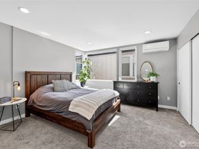 6320 41st Avenue SW B, Seattle WA 98136