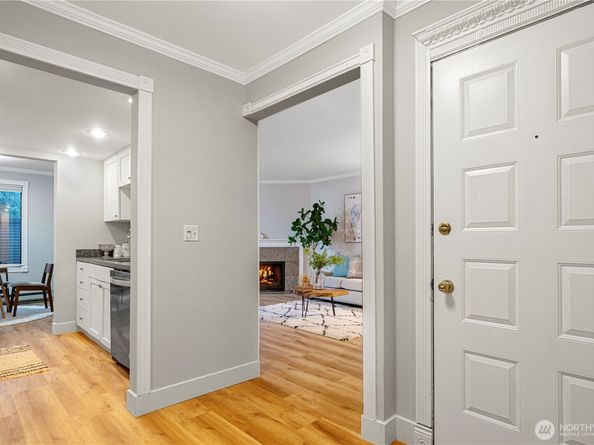 10401 NE 32nd Place A101, Bellevue WA 98004