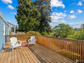 3020 36th Avenue W, Seattle WA 98199