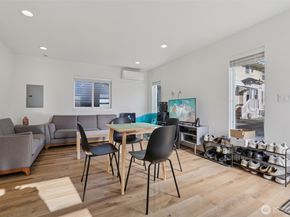 5230 16th Avenue NE, Seattle WA 98105