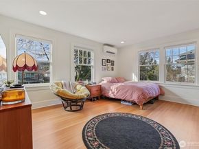 5230 16th Avenue NE, Seattle WA 98105