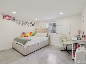5230 16th Avenue NE, Seattle WA 98105