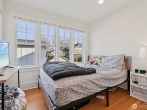 5230 16th Avenue NE, Seattle WA 98105