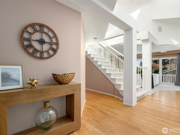 15920 NE 51st St, Redmond WA 98052