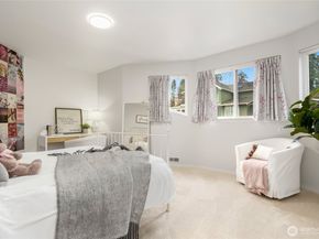 15920 NE 51st St, Redmond WA 98052