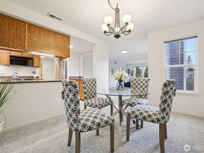 3935 226th Place SE 207, Issaquah WA 98029