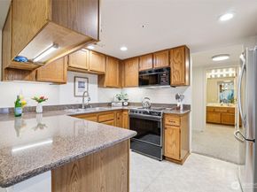 3935 226th Place SE 207, Issaquah WA 98029