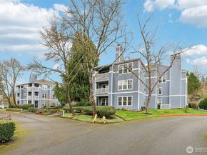 3935 226th Place SE 207, Issaquah WA 98029