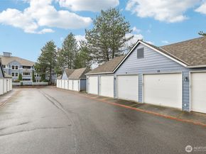 3935 226th Place SE 207, Issaquah WA 98029
