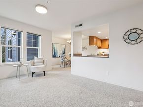 3935 226th Place SE 207, Issaquah WA 98029