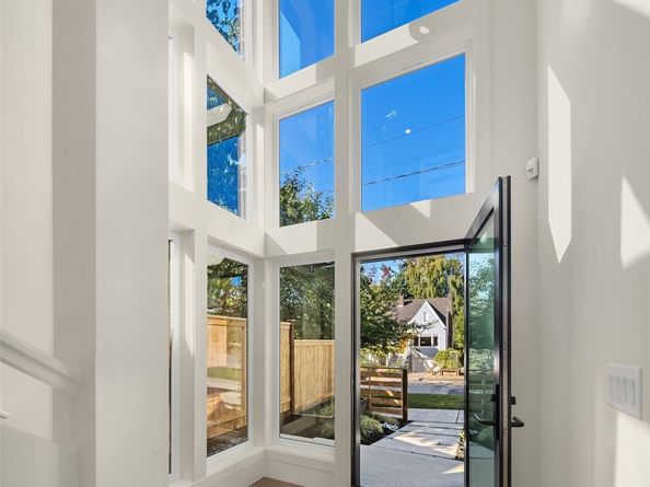 7342 20th Avenue NW, Seattle WA 98117