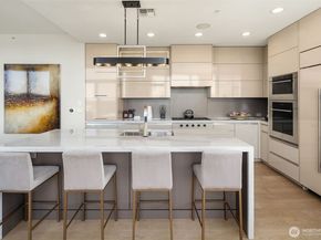 10650 NE 9th Place 2524, Bellevue WA 98004