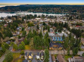 300 Wyatt Way NE 1, Bainbridge Island WA 98110