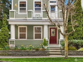 300 Wyatt Way NE 1, Bainbridge Island WA 98110