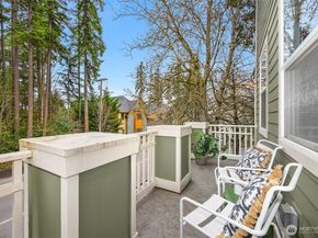 300 Wyatt Way NE 1, Bainbridge Island WA 98110