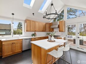 2419 28th Avenue W, Seattle WA 98199