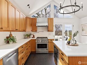 2419 28th Avenue W, Seattle WA 98199