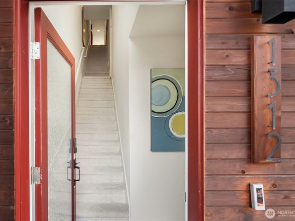 1312 Yakima Avenue S, Seattle WA 98144