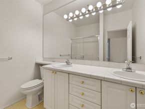 12712 Admiralty Way E106, Everett WA 98204