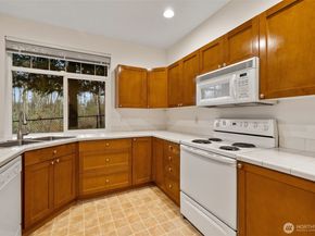 12712 Admiralty Way E106, Everett WA 98204